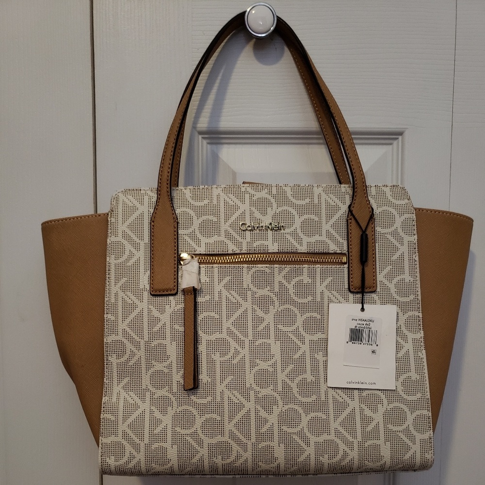 Calvin Klein - CK Logo Khaki Tote bag - NWT